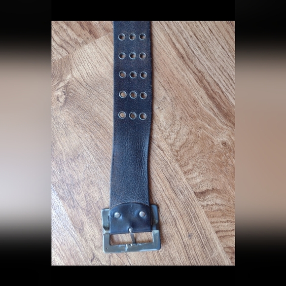 Vintage Energie – Distressed Black Leather Belt w/ Faded Bronze Buckle - Picture 10 of 12